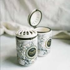 Fragrant Candle with Metallic Lid