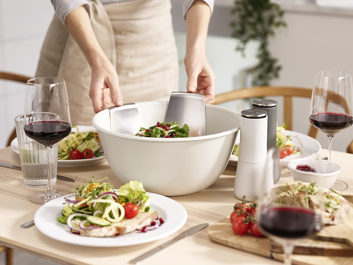 Salad Bowl & Mill Set By Joseph Joseph